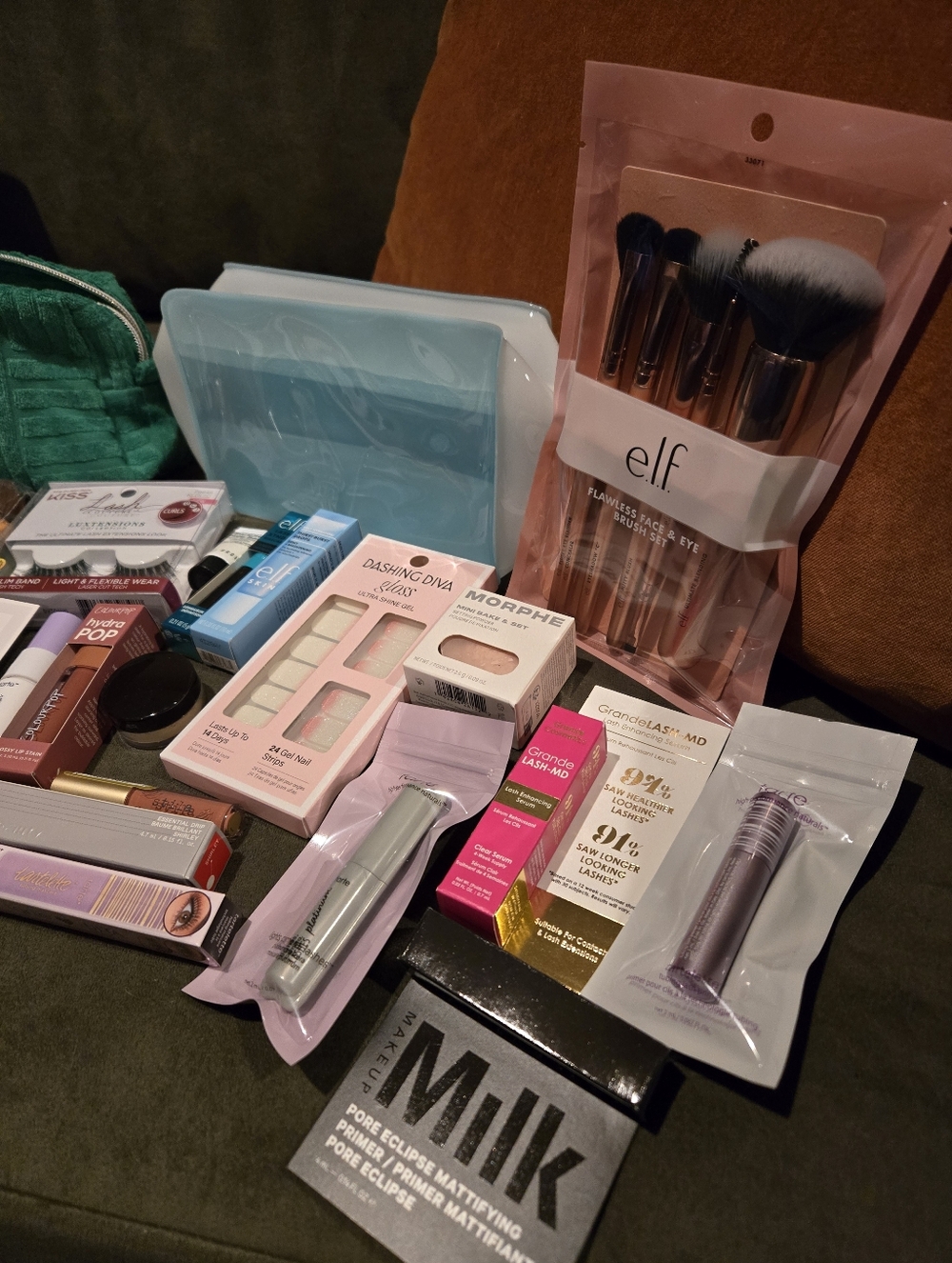 Assorted Makeup Items - Picture 4 of 4